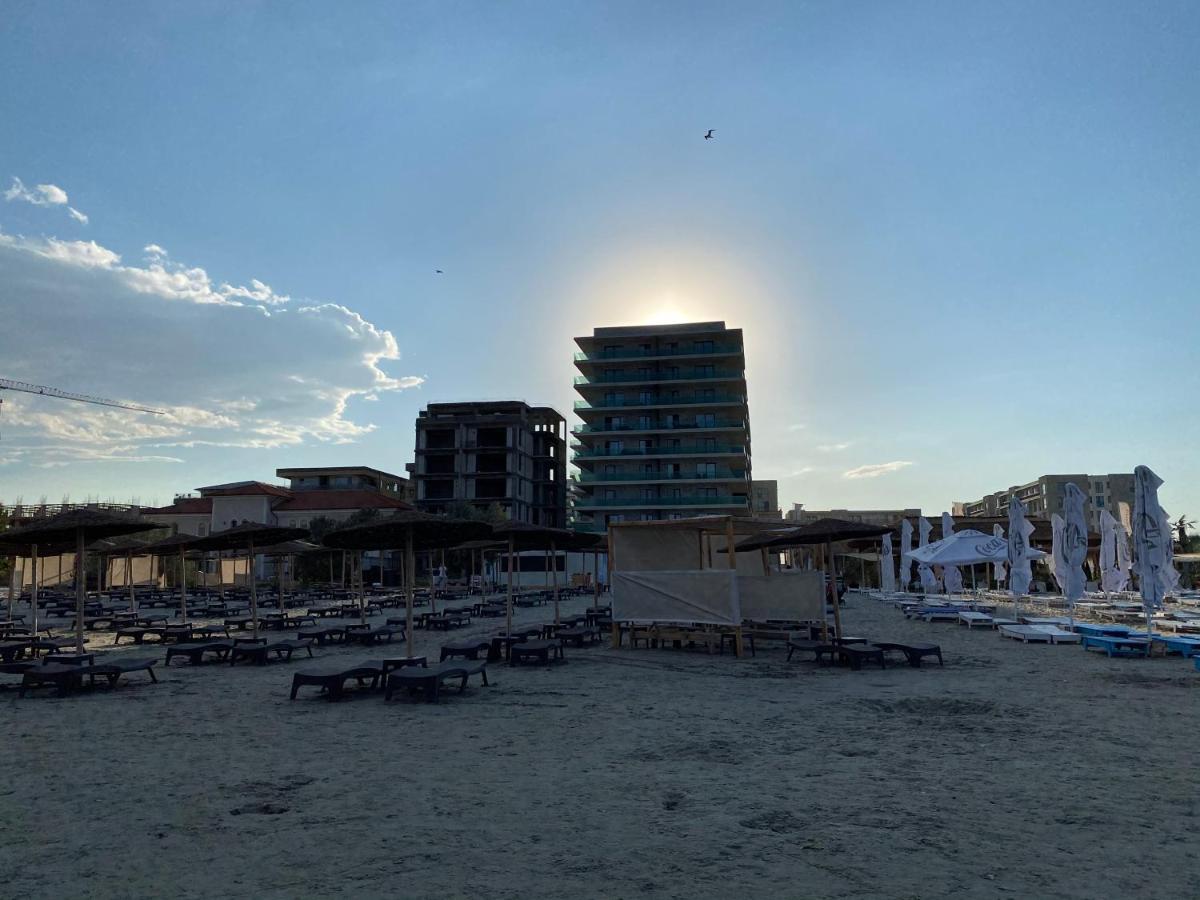 Apartament Direct La Plaja 4 Persoane Mamaia Nord Sky Sea View Lägenhet Năvodari Exteriör bild